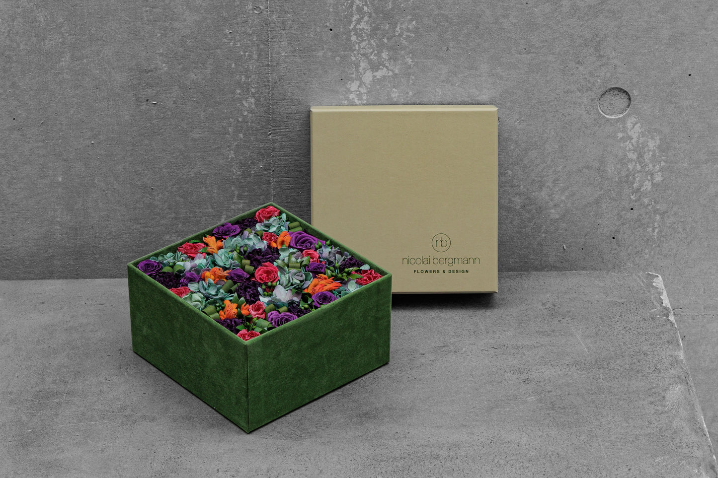 
                  
                    Green box
                  
                