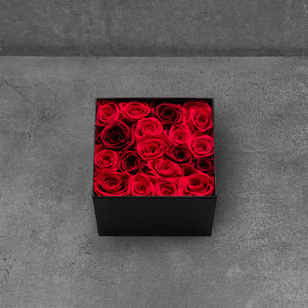 
                  
                    Red Rose Deluxe
                  
                